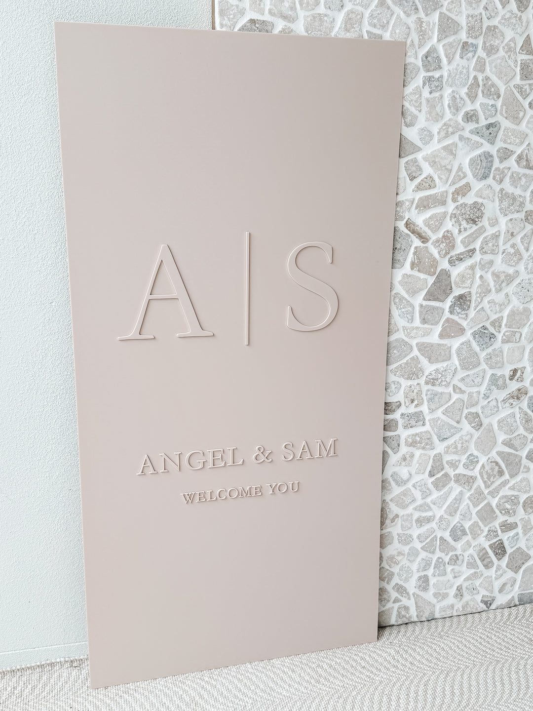Monotone Welcome Sign