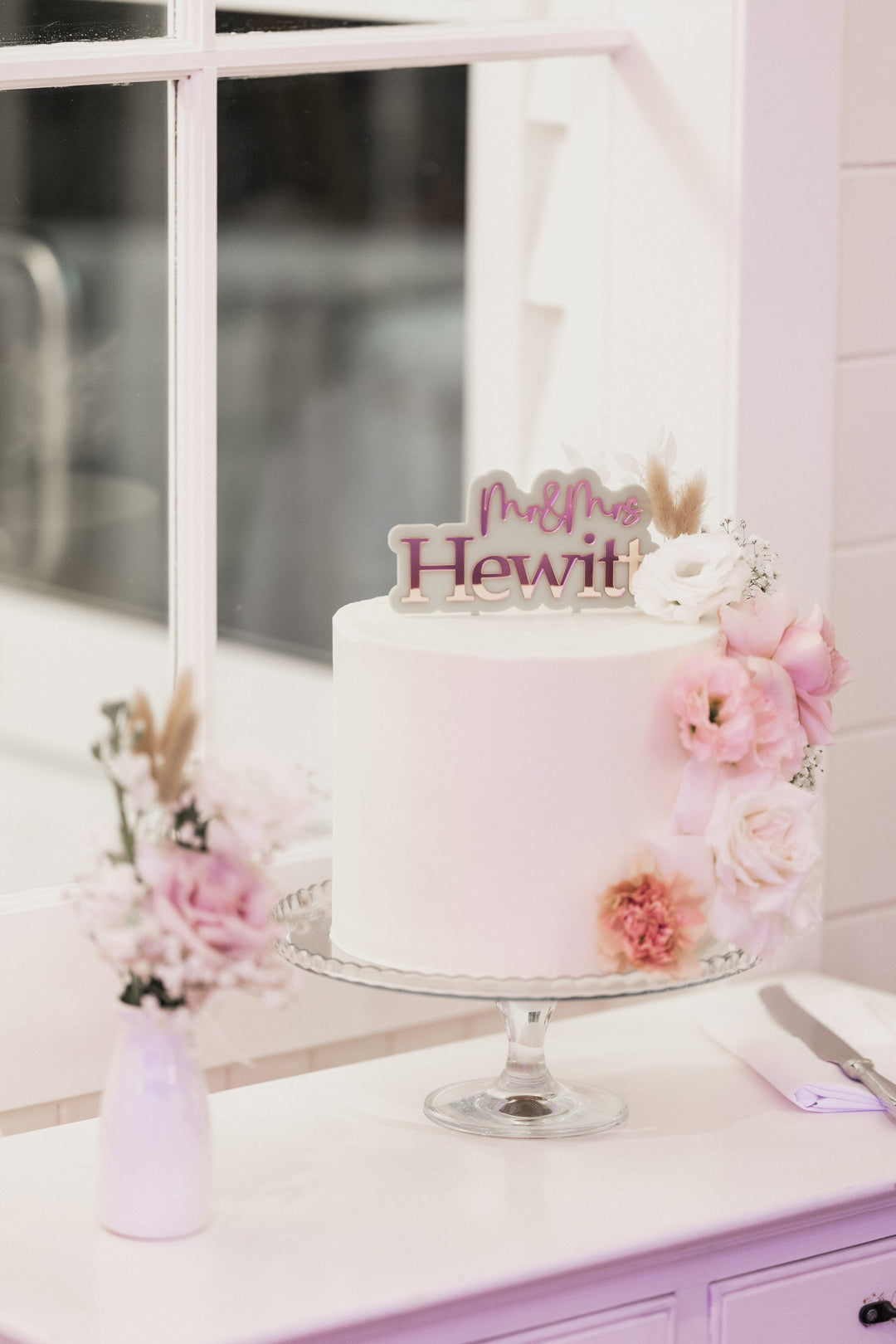 Mr & Mrs Acrylic Cake Topper - Style 01
