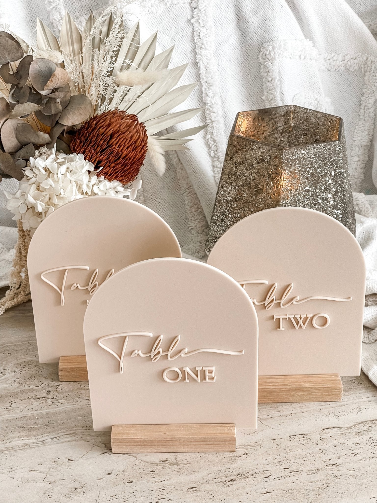 Swift Script Arched Acrylic Table Numbers - The Humble Gift Co.
