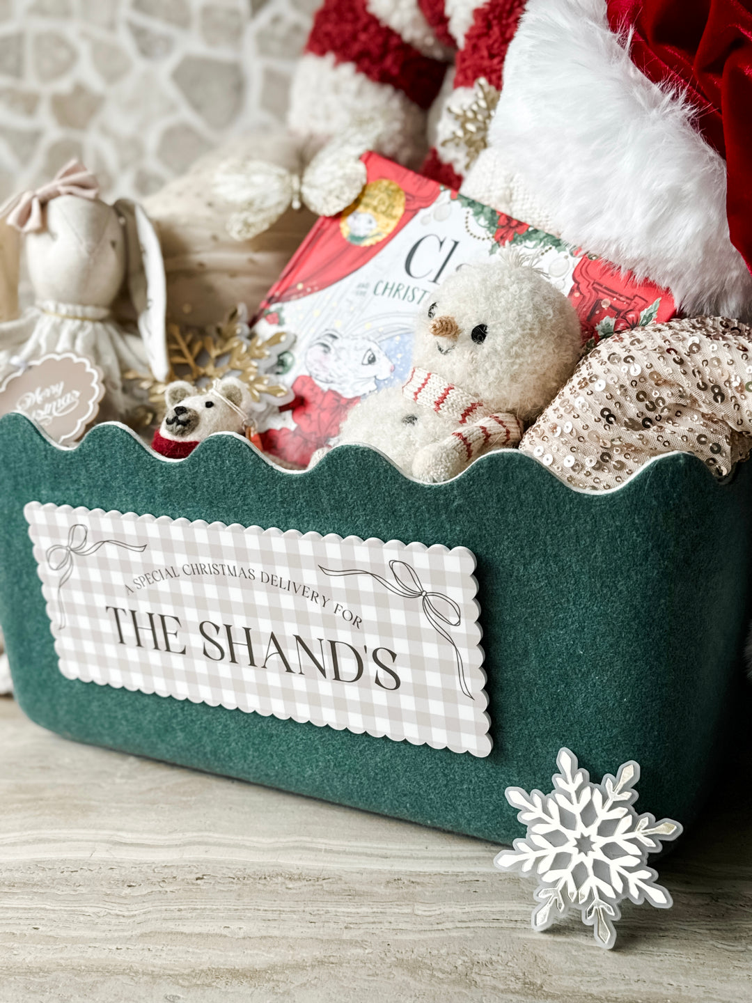 Gingham Scallop Edge Crate Plaque with Bow Design