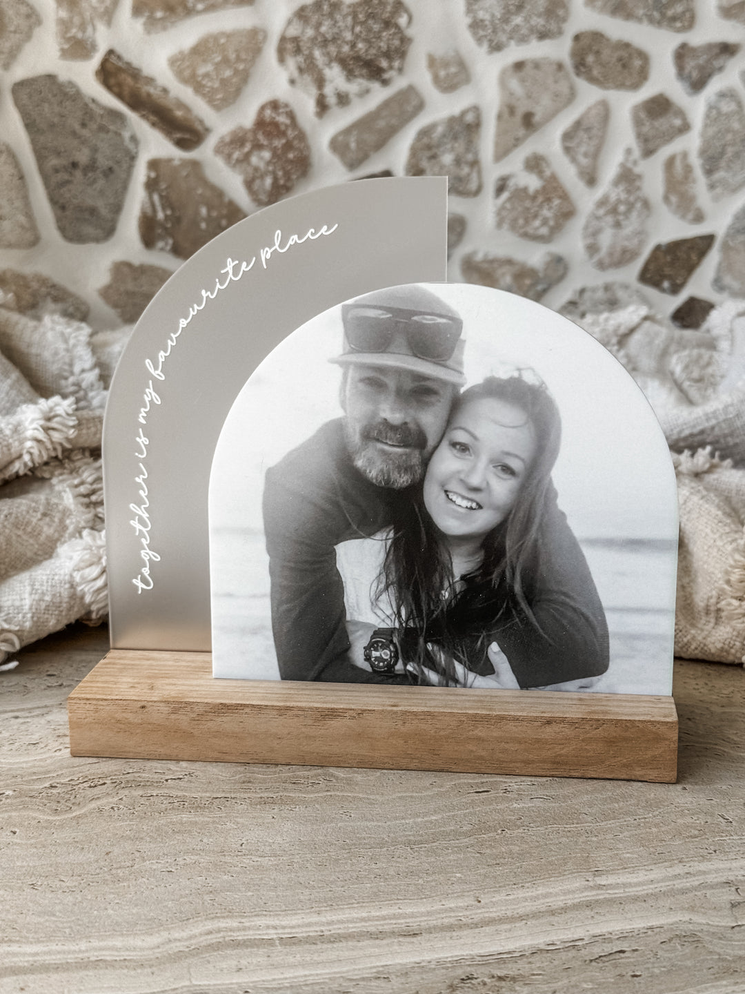 Dual Arch Photo Stand - Style 1