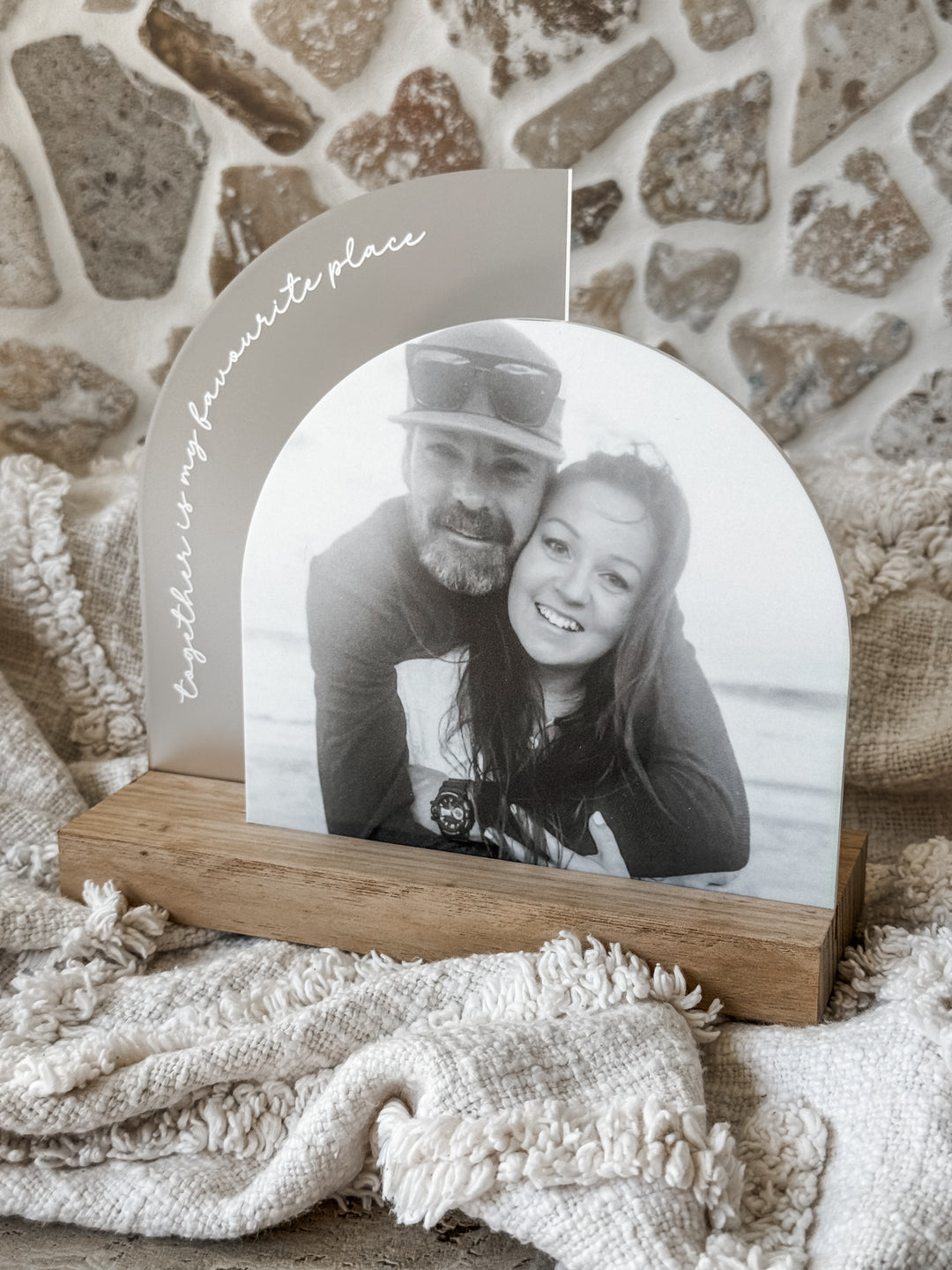 Dual Arch Photo Stand - Style 1