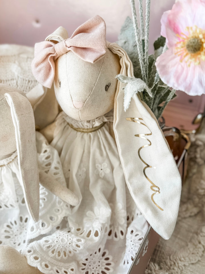 Mummy Broderie Bunny