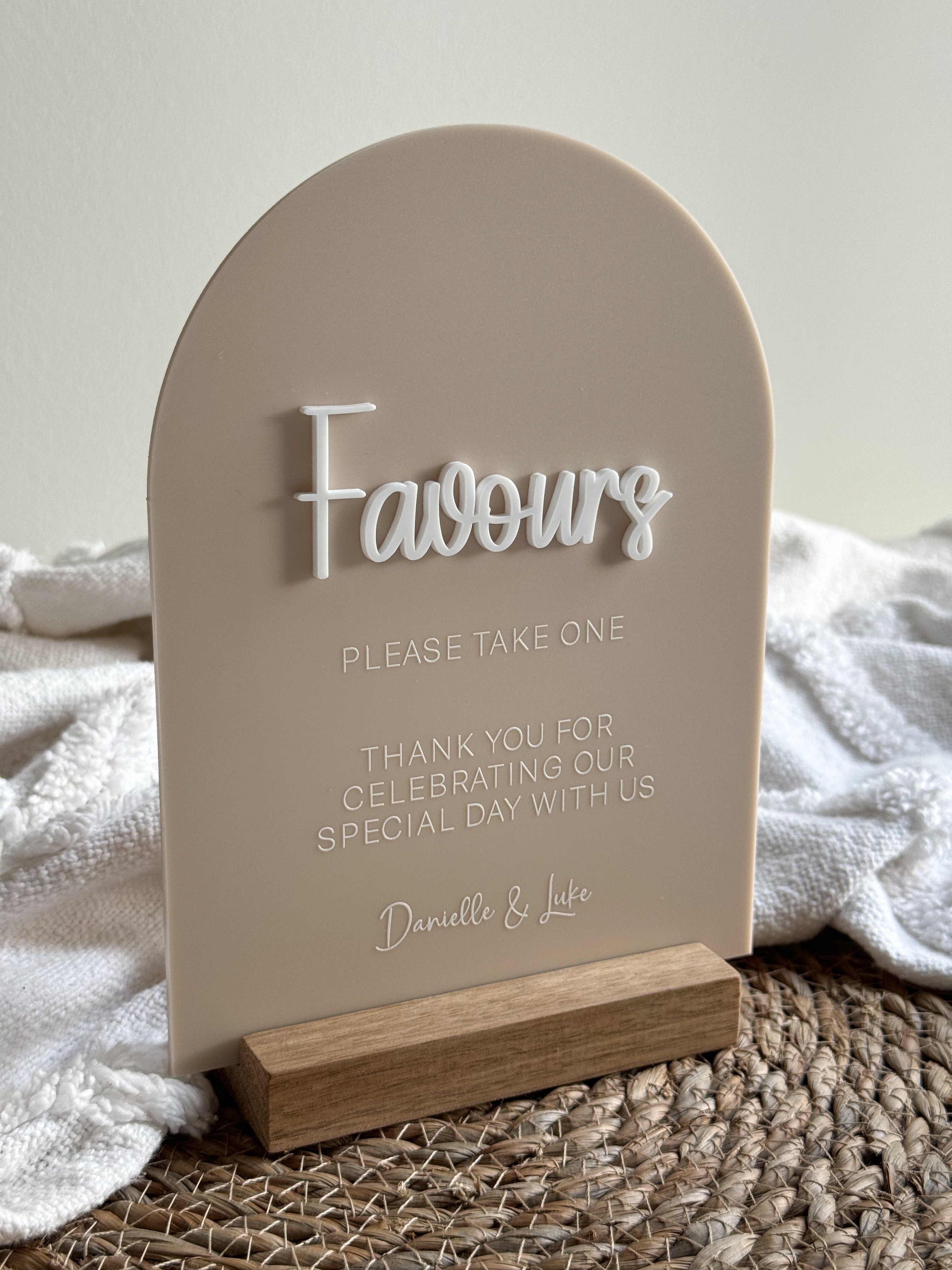 Acrylic Favours Sign | Customisable Acrylic Sign – The Humble Gift Co.