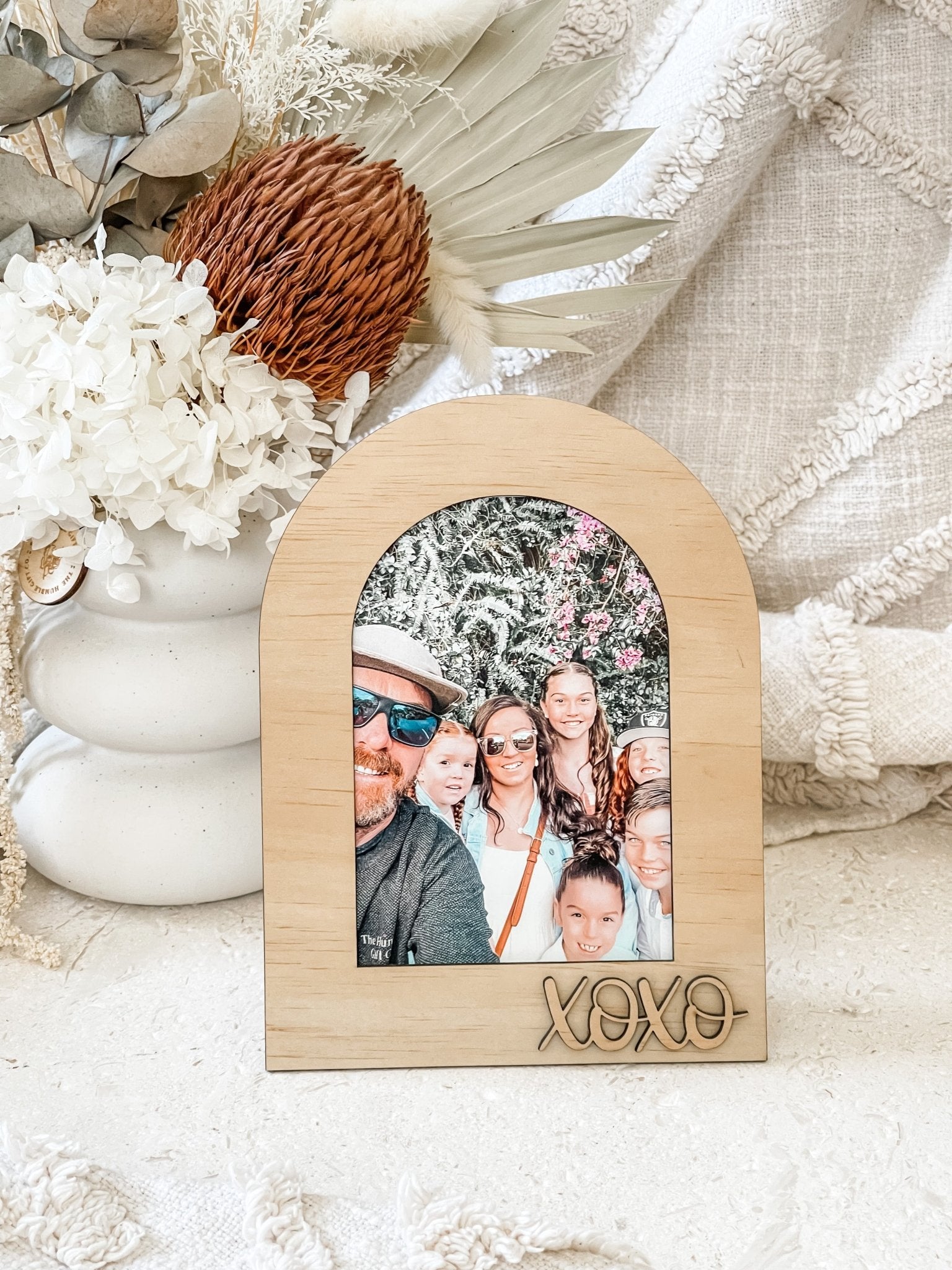 XOXO Arch Picture Frame - The Humble Gift Co.